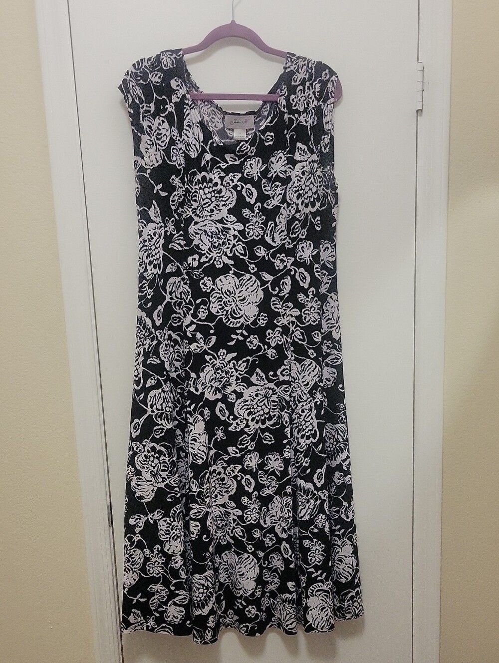 Jessica Black & White Floral Midi Dress